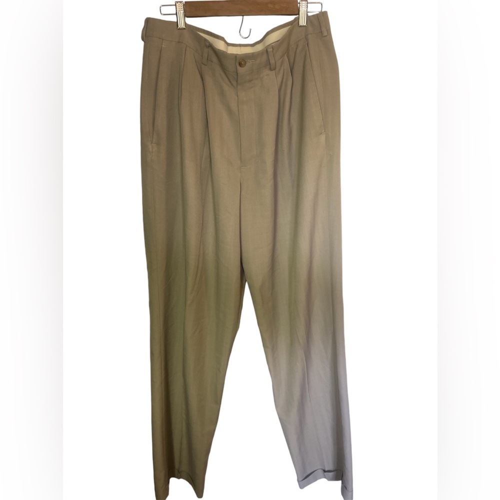 Claiborne mens taupe lightweight men’s pleated dress slacks pants 34 x 34
Guc - Picture 1 of 5